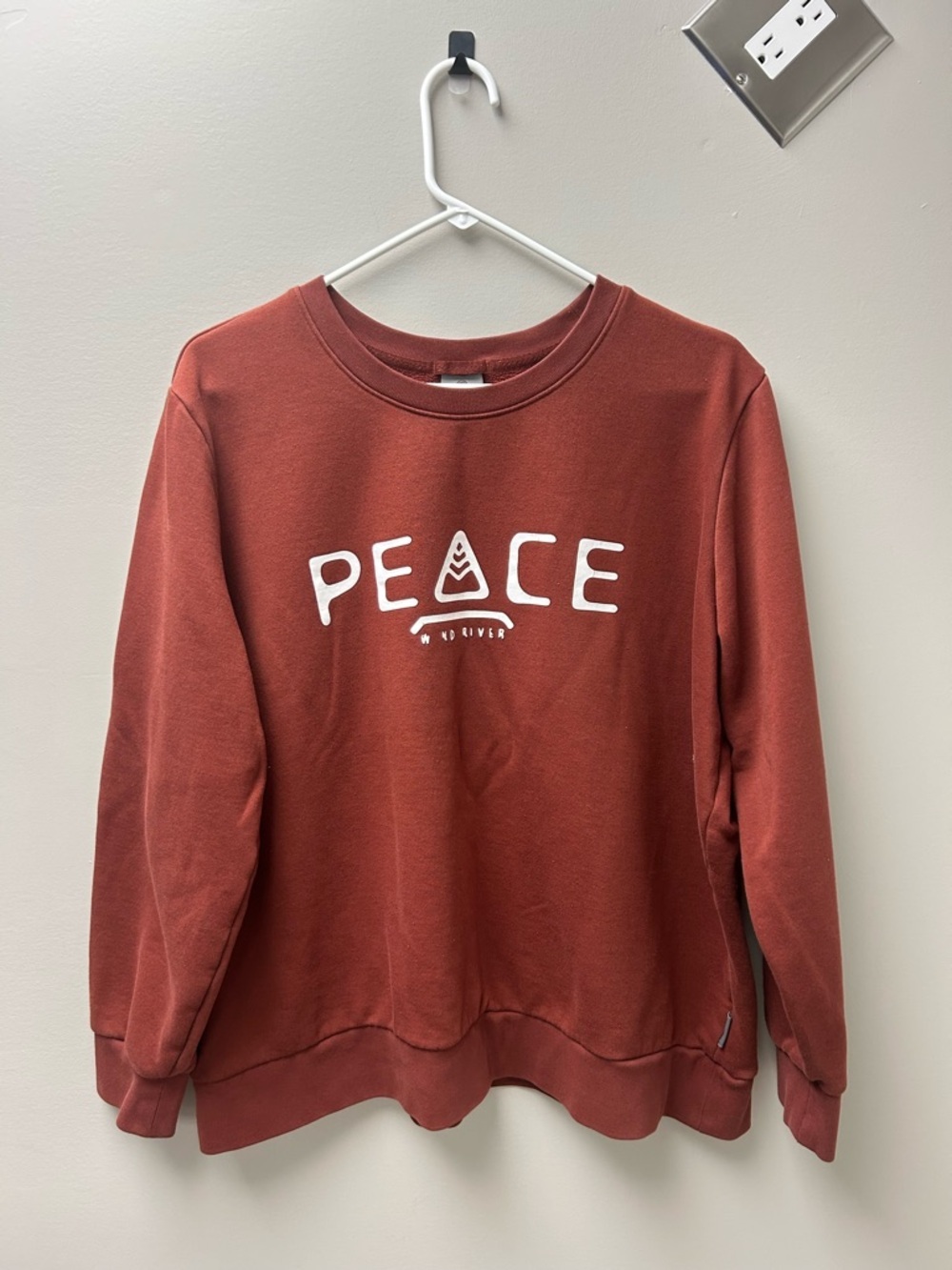 Wind River Women’s ‘PEACE’ Burnt Orange Crewneck‎